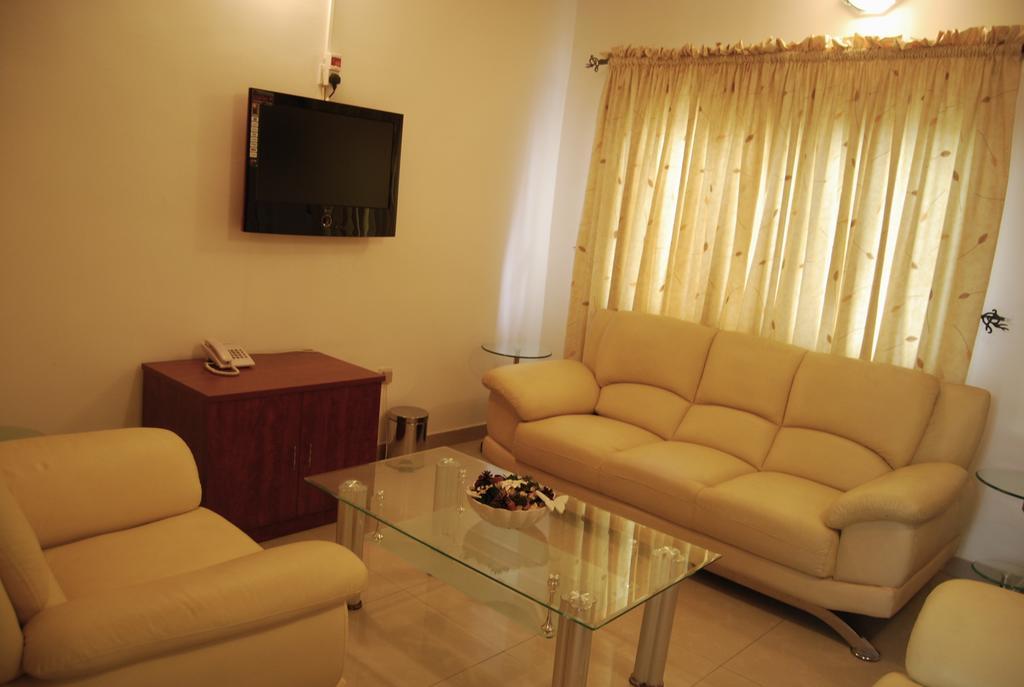 The Habitat Suites International Lagos Dış mekan fotoğraf