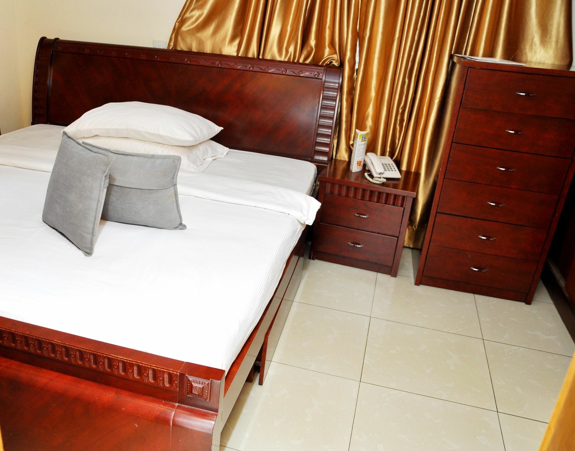 The Habitat Suites International Lagos Dış mekan fotoğraf